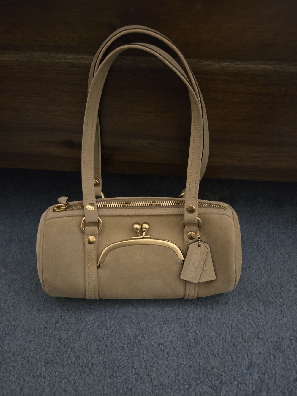 Coach Nwot Kisslock Barrel Bag Size 28